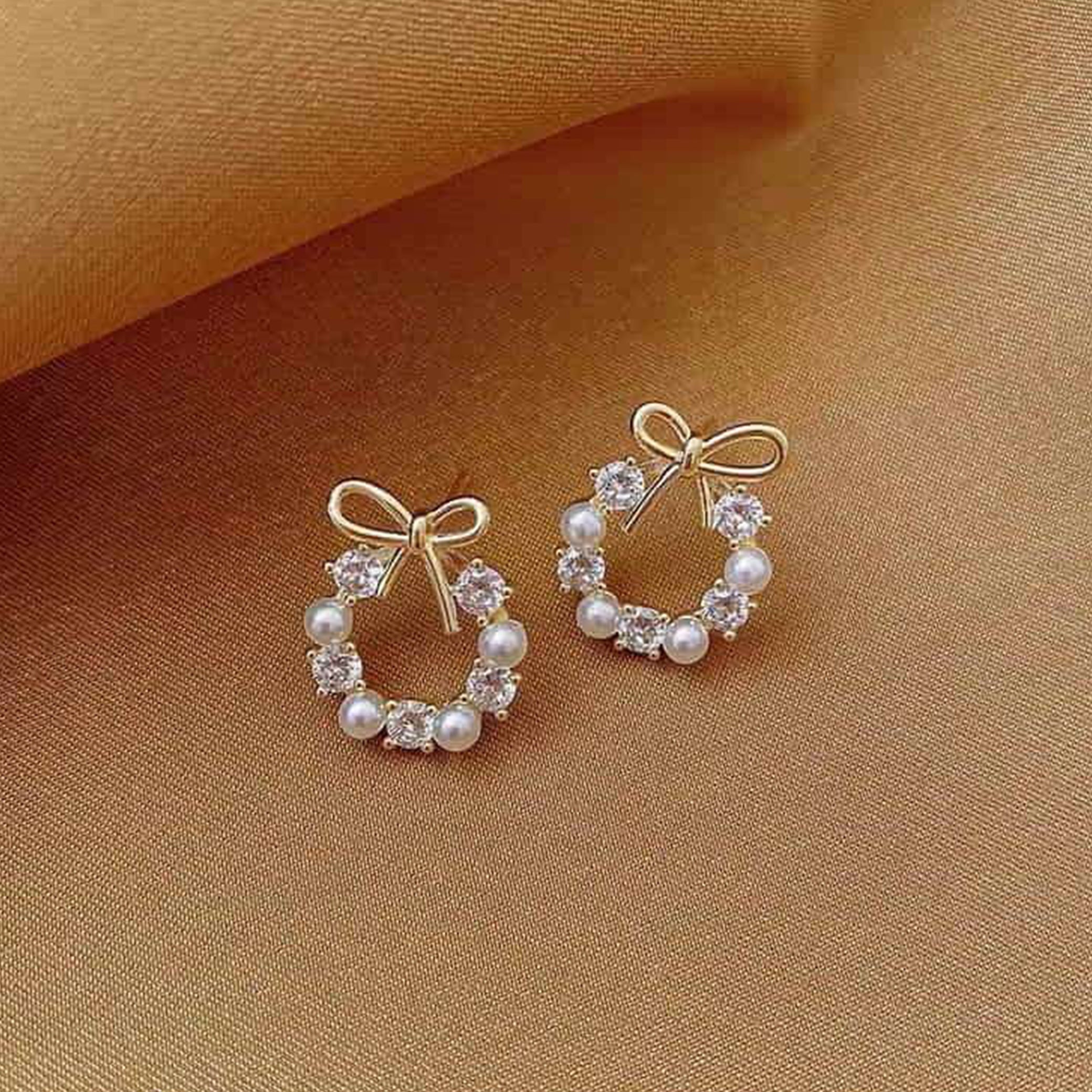 04 Pearl Bow Tops Pair